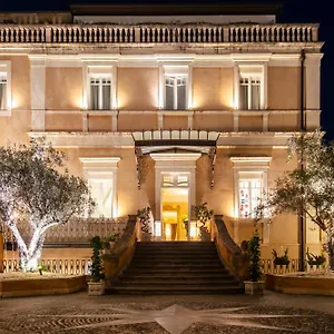 4* Hotel One